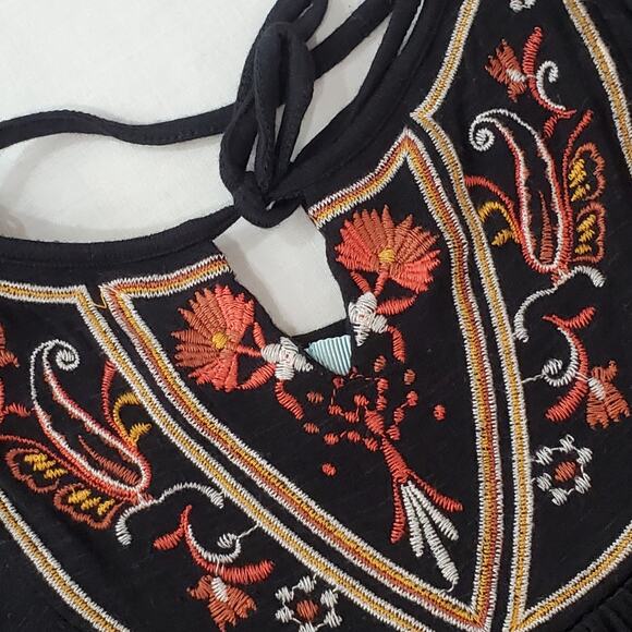 Maurices Black Floral Embroidered Cold Shoulder Spaghetti Strap Top Small - Picture 4 of 7